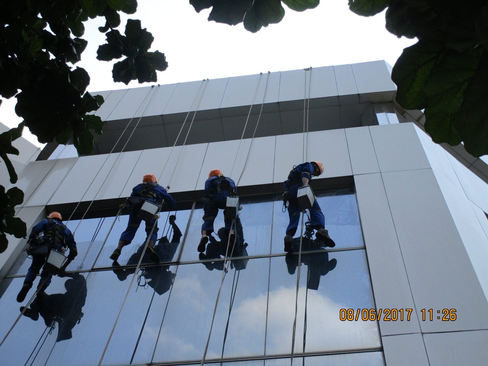 jasa sealant kaca gedung